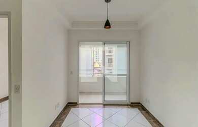 Imagem: O apartamento possui 1 Dormitório, 1 Banheiro, 1 Vaga na garagem