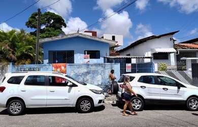 Imagem: A casa possui 3 Dormitórios, 4 Banheiros, 1 Vaga na garagem