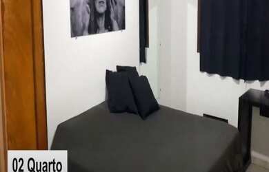 Imagem: A casa possui 3 Dormitórios, 2 Banheiros, 2 Vagas na garagem