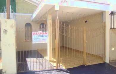 Imagem: A casa possui 2 Dormitórios, 1 Banheiro, 1 Vaga na garagem