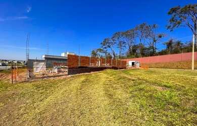 Imagem: O terreno à venda possui 360m² de Área e Imóvel novo e está