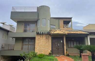 Imagem: A casa em condomínio possui 3 Dormitórios, 3 Banheiros, 2