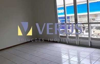 Imagem: O apartamento possui 3 Dormitórios, 1 Banheiro, 1 Vaga na garagem