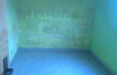 Imagem: A casa possui 1 Dormitório, 1 Banheiro, 1 Vaga na garagem