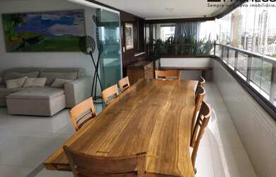 Imagem: O apartamento possui 4 Dormitórios, 3 Banheiros, 3 Vagas na