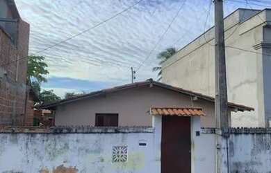Imagem: A casa possui 2 Dormitórios, 1 Banheiro e está localizado