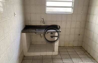 Imagem: A casa possui 2 Dormitórios, 1 Banheiro, 1 Vaga na garagem