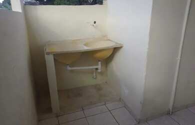 Imagem: A casa possui 2 Dormitórios, 1 Banheiro, 1 Vaga na garagem