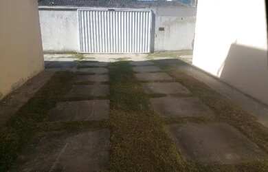 Imagem: A casa possui 2 Dormitórios, 2 Banheiros, 2 Vagas na garagem