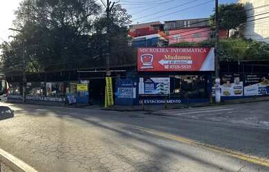Imagem: O depósito possui 5 Vagas na garagem, 450m² de Área e está