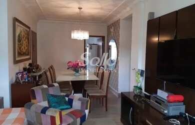 Imagem: O apartamento possui 3 Dormitórios, 1 Banheiro, 2 Vagas na