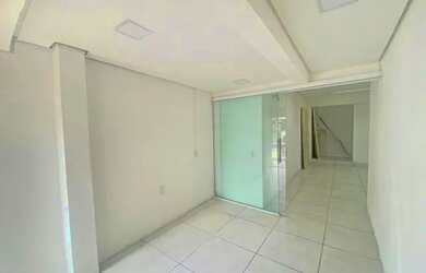 Imagem: O depósito possui 1 Vaga na garagem, 28m² de Área e está