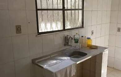 Imagem: A casa possui 3 Dormitórios, 2 Banheiros, 1 Vaga na garagem