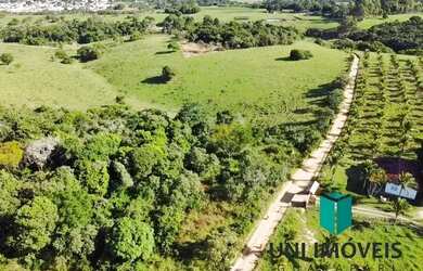 Imagem: O terreno possui 2.000m² de Área e está localizado em Comunidade