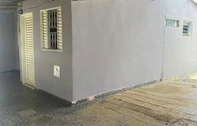 Imagem: A casa possui 3 Dormitórios, 3 Banheiros, 3 Vagas na garagem