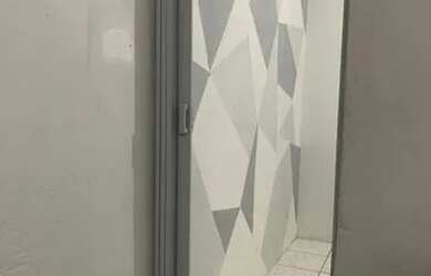 Imagem: A casa possui 1 Dormitório, 1 Banheiro e está localizado