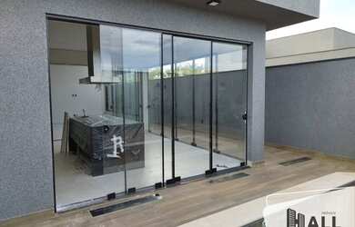 Imagem: A casa em condomínio possui 3 Dormitórios, 5 Banheiros, 5