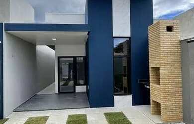 Imagem: A casa possui 3 Dormitórios, 2 Banheiros, 1 Vaga na garagem