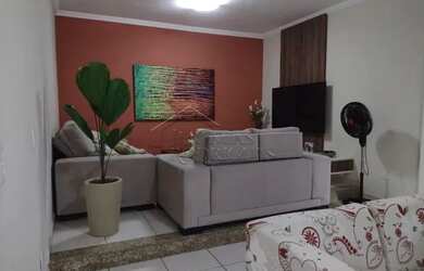 Imagem: A casa possui 4 Dormitórios, 5 Banheiros, 2 Vagas na garagem