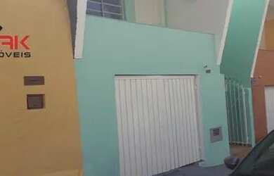 Imagem: A casa possui 2 Dormitórios, 1 Banheiro, 1 Vaga na garagem