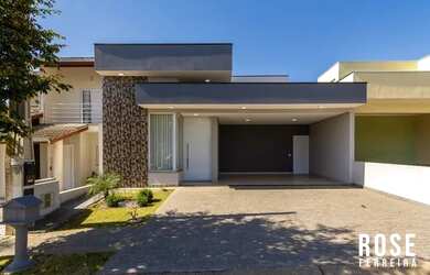 Imagem: A casa em condomínio possui 3 Dormitórios, 4 Banheiros, 4