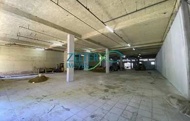 Imagem: O depósito possui 5 Vagas na garagem, 2.000m² de Área e