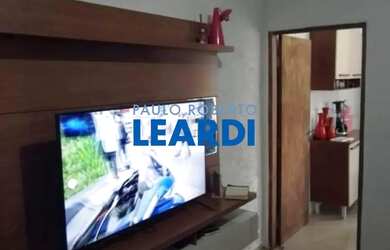 Imagem: A casa possui 2 Dormitórios, 2 Banheiros, 2 Vagas na garagem