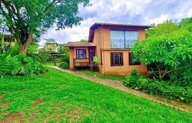 Imagem: A casa em condomínio possui 4 Dormitórios, 4 Banheiros, 5