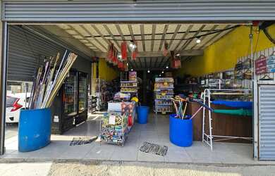 Imagem: O depósito e está localizado em Jardim América, Poá à venda