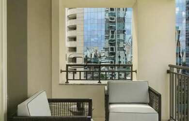 Imagem: O apartamento possui 1 Dormitório, 1 Banheiro, 1 Vaga na garagem