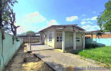 Imagem: A casa possui 2 Dormitórios, 2 Banheiros, 2 Vagas na garagem