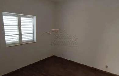 Imagem: A casa possui 3 Dormitórios, 1 Banheiro, 1 Vaga na garagem