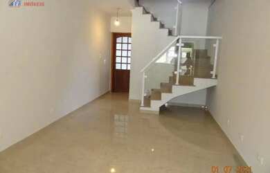 Imagem: A casa possui 3 Dormitórios, 4 Banheiros, 4 Vagas na garagem