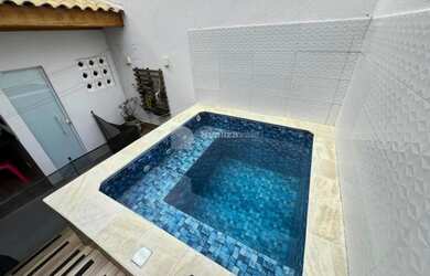 Imagem: A casa em condomínio possui 3 Dormitórios, 1 Banheiro, 3 Vagas