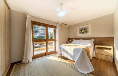 Imagem: A casa em condomínio possui 3 Dormitórios, 2 Banheiros, 2