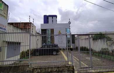 Imagem: O depósito possui 3 Vagas na garagem, 12m² de Área e está