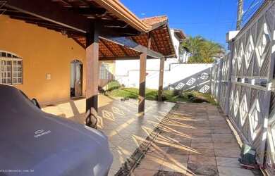 Imagem: A casa em condomínio possui 3 Dormitórios, 5 Banheiros, 5