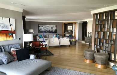 Imagem: O apartamento possui 4 Dormitórios, 4 Banheiros, 5 Vagas na