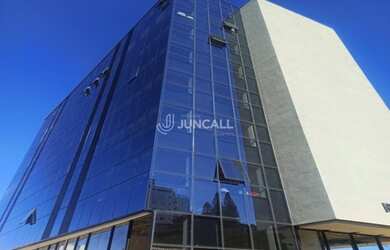 Imagem: O depósito possui 1 Vaga na garagem, 36m² de Área e está