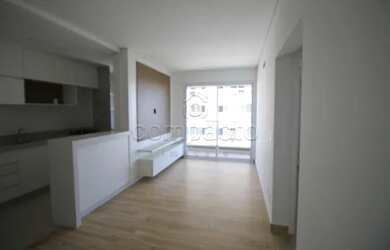 Imagem: O apartamento possui 2 Dormitórios, 2 Banheiros, 2 Vagas na