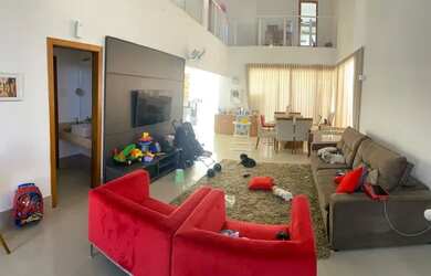 Imagem 3: Terras da fazenda. 240m² de Área, 4 Vagas na garageme3 Dormitórios