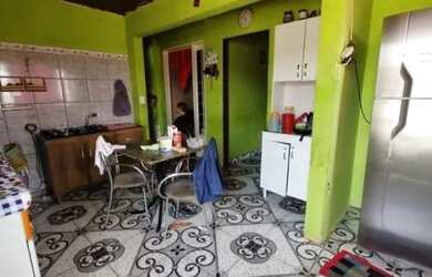 Imagem: A casa possui 2 Dormitórios, 1 Banheiro, 70m² de Área e