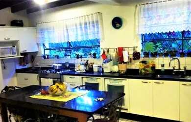 Imagem 11: Casa a venda localizada no condomínio Arujazinho IV em Arujá-SP