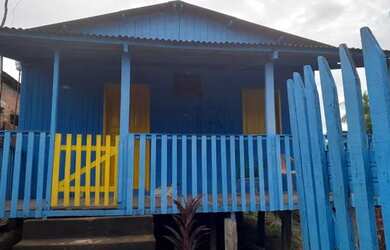 Imagem: A casa possui 2 Dormitórios, 1 Banheiro e está localizado