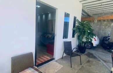 Imagem: A casa possui 2 Dormitórios, 1 Banheiro, 1 Vaga na garagem