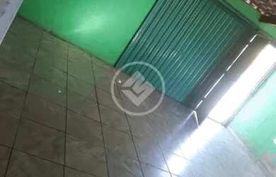 Imagem: A casa possui 2 Dormitórios, 1 Banheiro, 2 Vagas na garagem