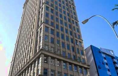 Imagem: O depósito possui 5 Vagas na garagem e 540m² de Área e está