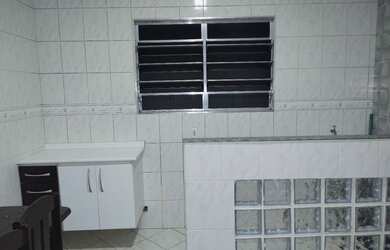 Imagem: A casa possui 1 Dormitório, 1 Banheiro e está localizado