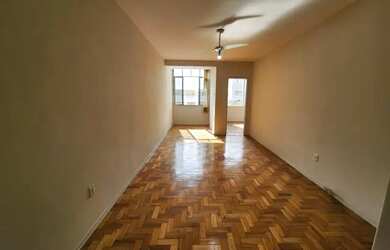 Imagem: O apartamento possui 3 Dormitórios, 2 Banheiros, 1 Vaga na