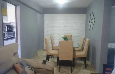 Imagem: O apartamento possui 2 Dormitórios, 1 Banheiro, 1 Vaga na garagem